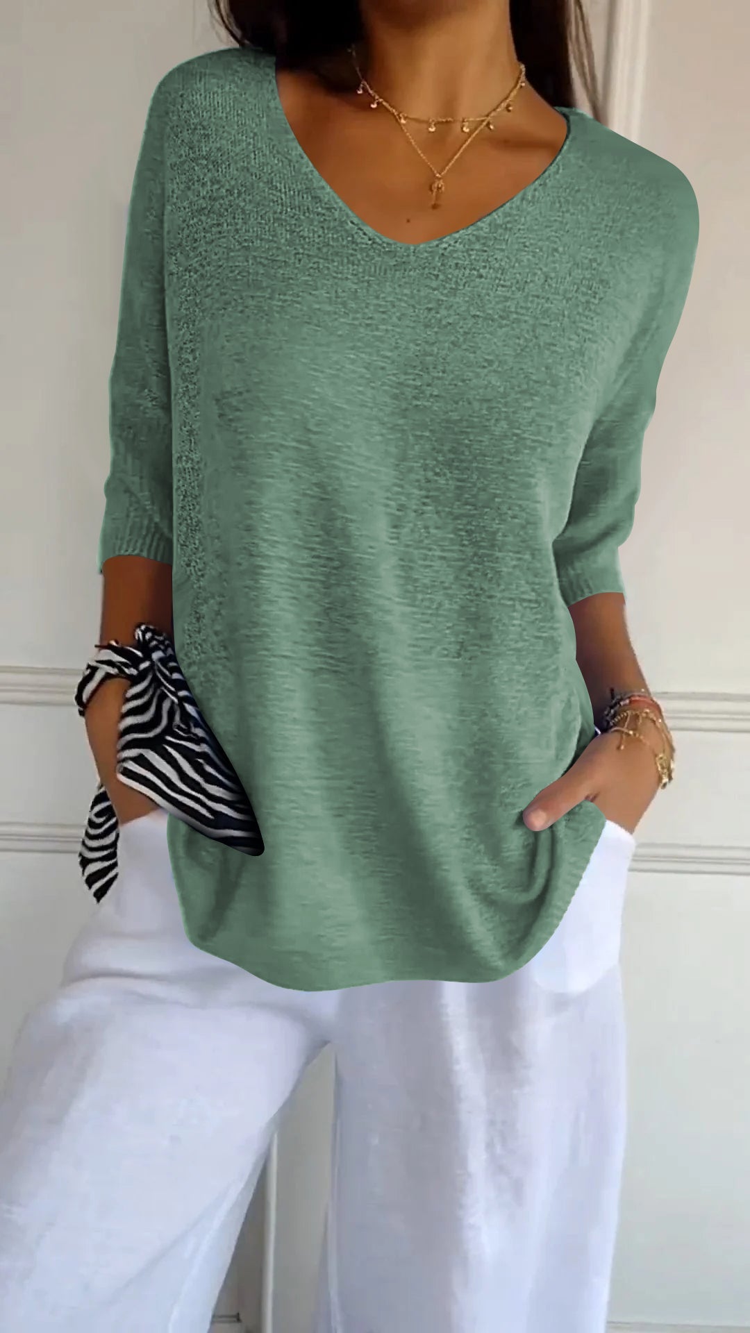 Chiara™ - Top V-Neck Senza Tempo