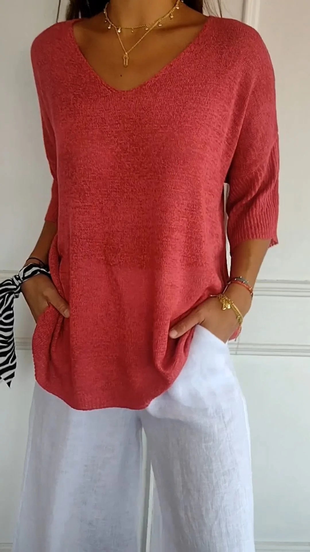 Chiara™ - Top V-Neck Senza Tempo