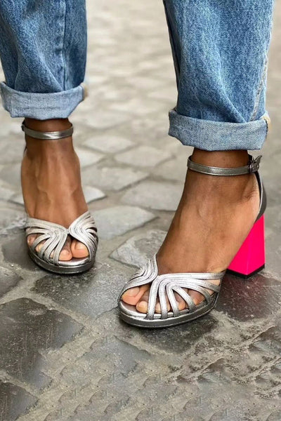 Naelle™ - Sandali lucidi con tacco grosso ed elegante fibbia
